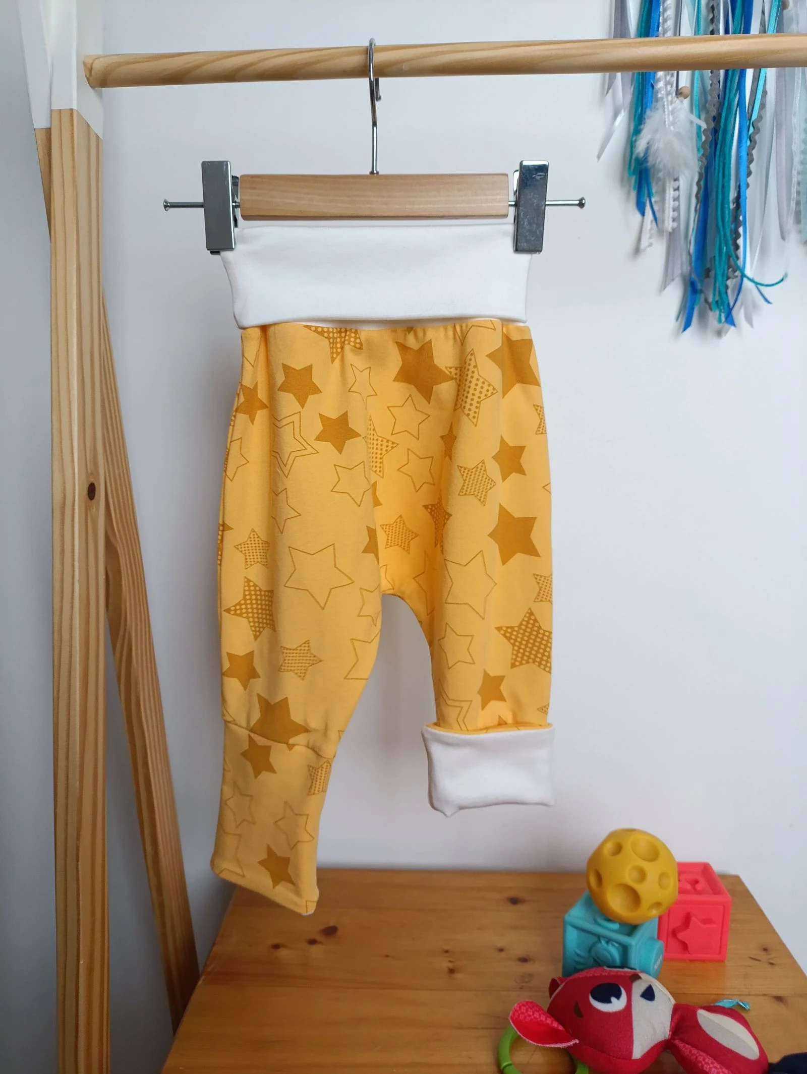 Sarouel evolutivo para bebé • 3-12 meses • estrellas – photo 3